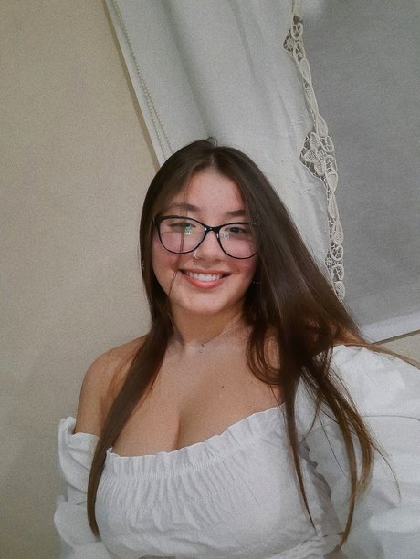Foto di nudo di fuga di OnlyFans di Emma