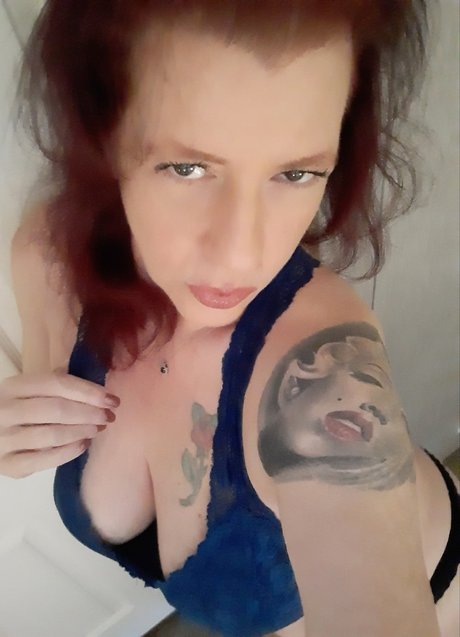 Foto di nudo di fuga di OnlyFans di Curvylydia