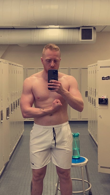 Foto di nudo di fuga di OnlyFans di Michael