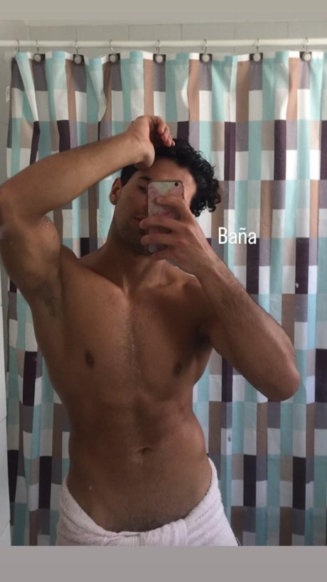 Foto di nudo di fuga di OnlyFans di Cristian Pozo