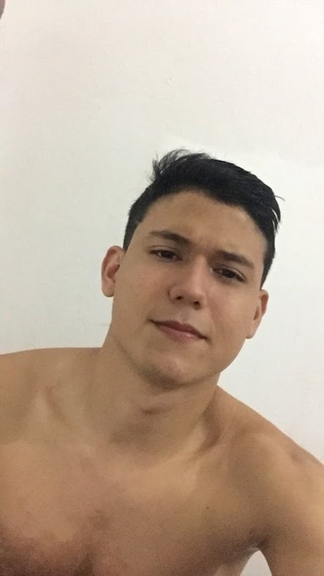 Foto di nudo di fuga di OnlyFans di Leo Rivera