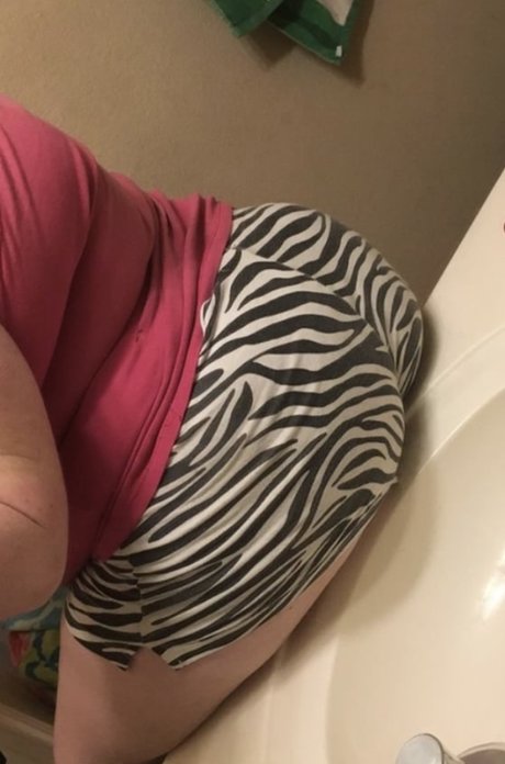 Foto di nudo di fuga di OnlyFans di Curvy Big Booty Mama Anne