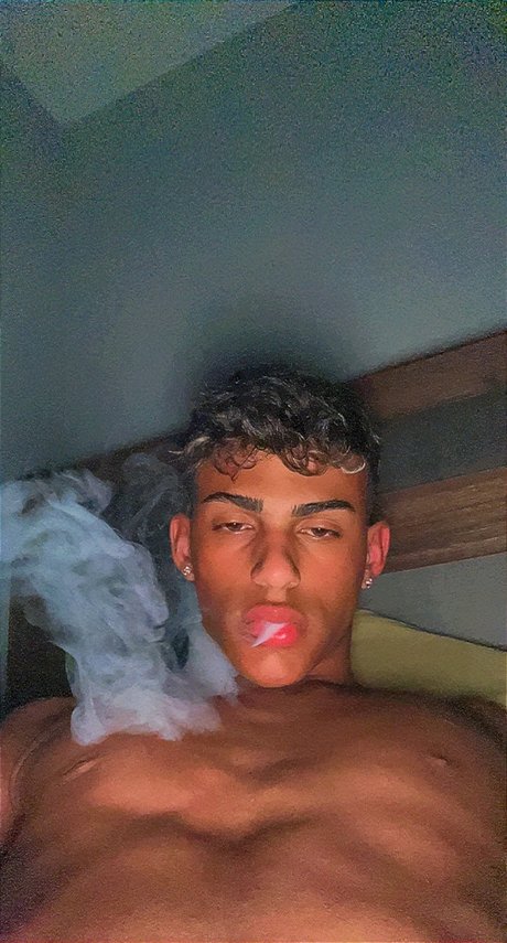 Foto di nudo di fuga di OnlyFans di Youtuber Famosim