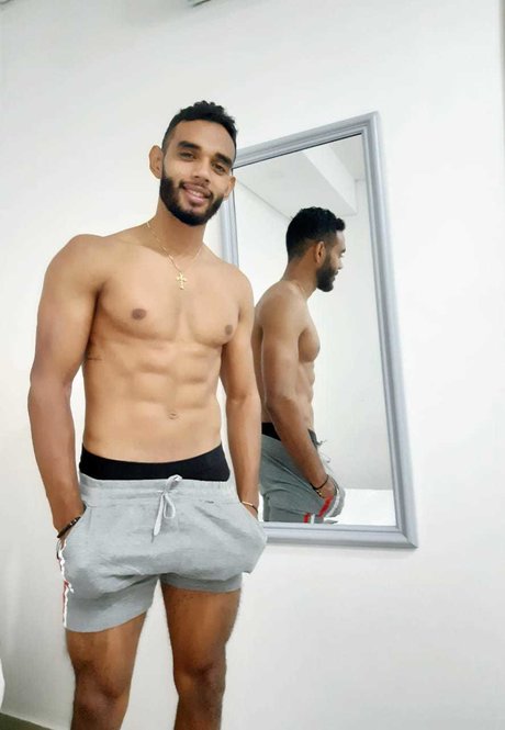 Foto di nudo di fuga di OnlyFans di Davosex