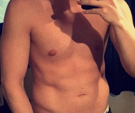 Foto di nudo di fuga di OnlyFans di Court