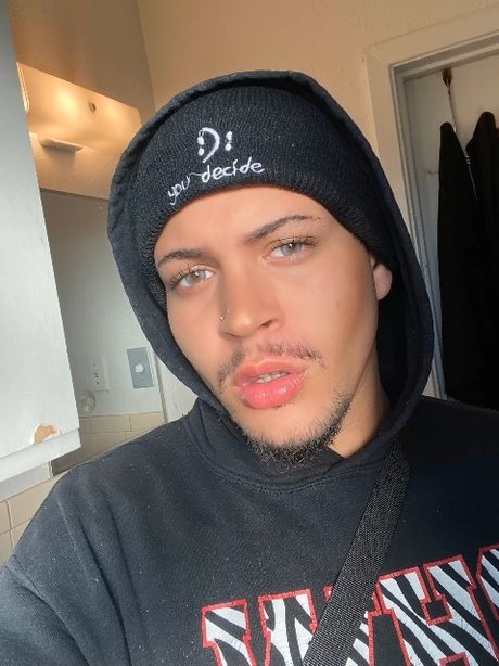 Foto di nudo di fuga di OnlyFans di Cosmonaut