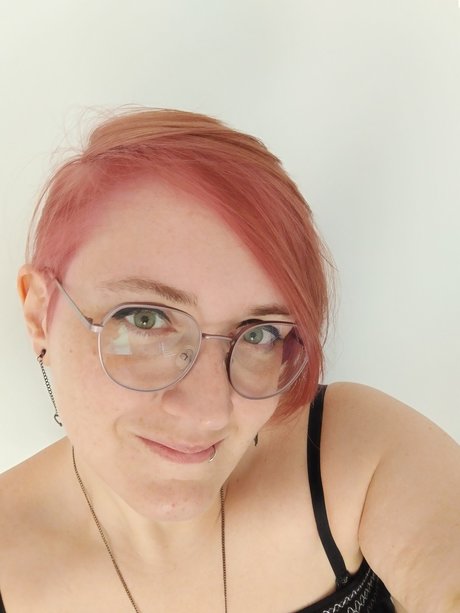 Foto di nudo di fuga di OnlyFans di Nea