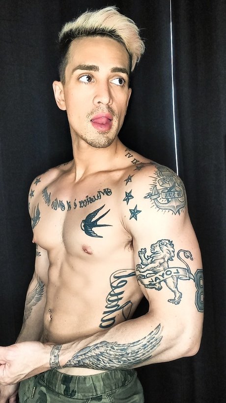 Foto di nudo di fuga di OnlyFans di Nawel