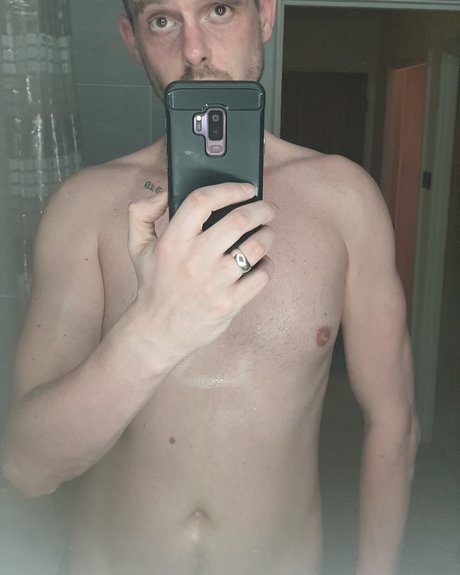 Foto di nudo di fuga di OnlyFans di Naughtysideof