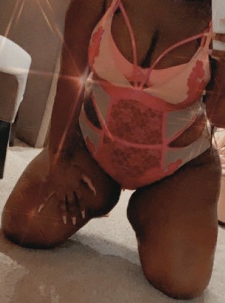 Foto di nudo di fuga di OnlyFans di Kat Eyes