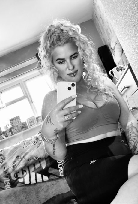 Foto di nudo di fuga di OnlyFans di Naughtyblonde 
