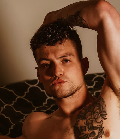 Foto di nudo di fuga di OnlyFans di Christian Cowgill