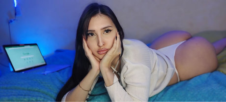 Foto di nudo di fuga di OnlyFans di Your Latina Gf 