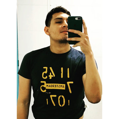 Foto di nudo di fuga di OnlyFans di Cristian Urbina