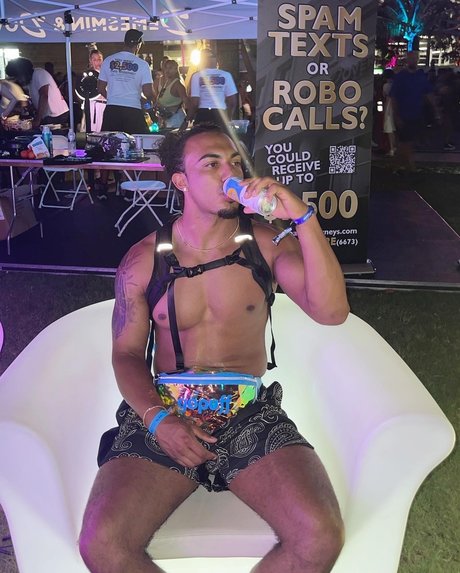Foto di nudo di fuga di OnlyFans di Jj