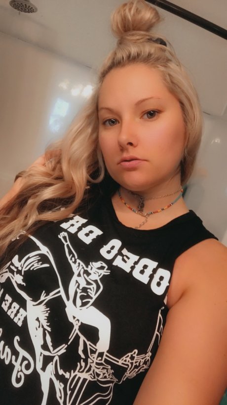 Foto di nudo di fuga di OnlyFans di Sisi