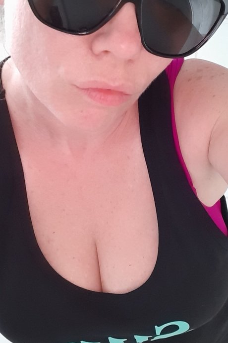 Foto di nudo di fuga di OnlyFans di Cplnxtdoor