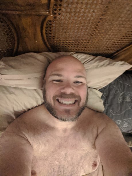 Foto di nudo di fuga di OnlyFans di Bear Bob