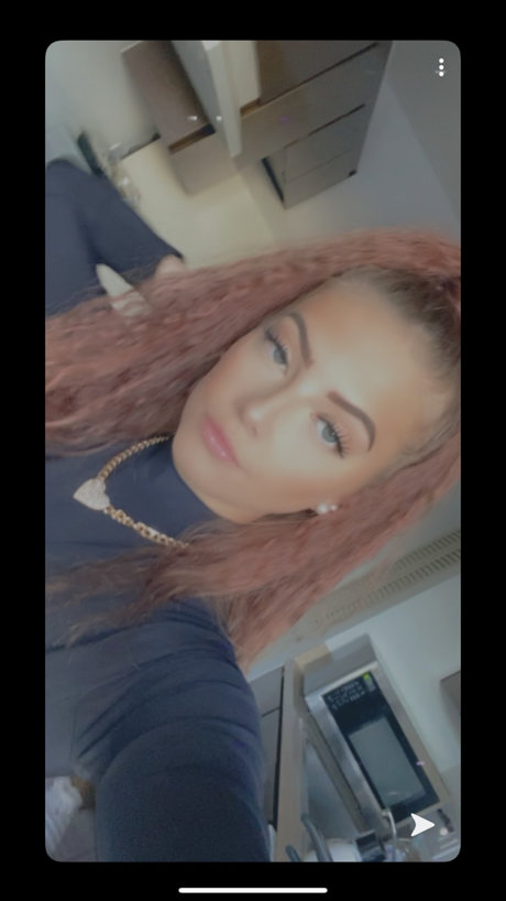Foto di nudo di fuga di OnlyFans di Angel J