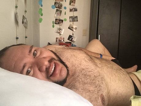 Foto di nudo di fuga di OnlyFans di Bearsex
