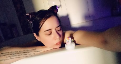Foto di nudo di fuga di OnlyFans di Beso