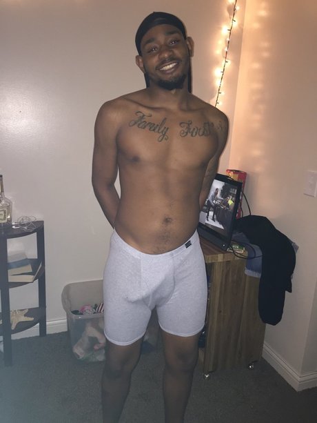 Foto di nudo di fuga di OnlyFans di Captain Hook