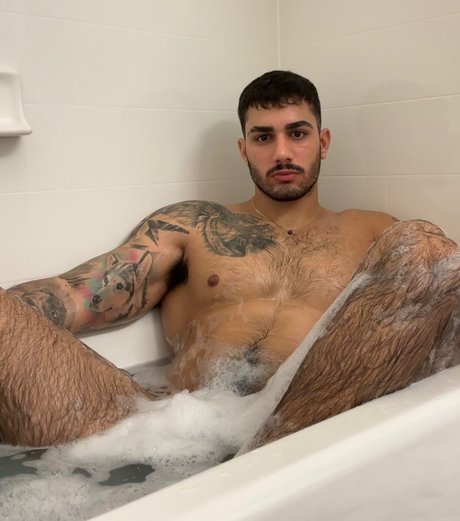 Foto di nudo di fuga di OnlyFans di Angelo