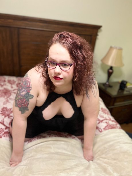 Foto di nudo di fuga di OnlyFans di Nessa Reina