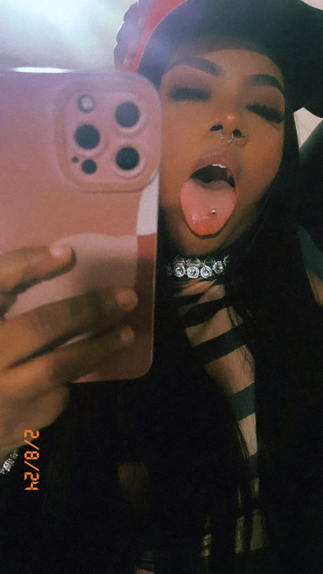 Foto di nudo di fuga di OnlyFans di Officialneshhhhh