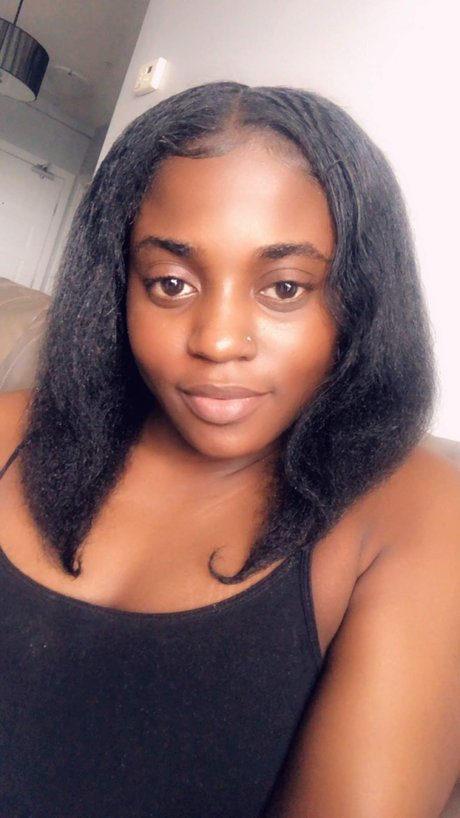 Foto di nudo di fuga di OnlyFans di Chocolate  Strawberry 