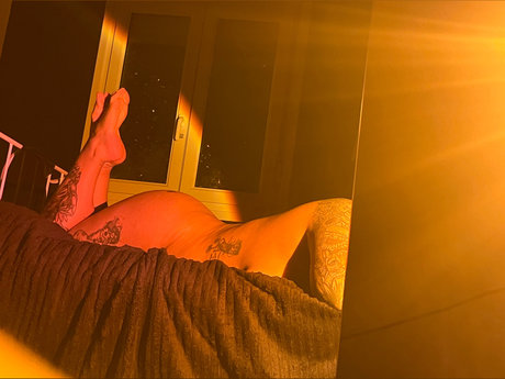 Foto di nudo di fuga di OnlyFans di Neni Moon