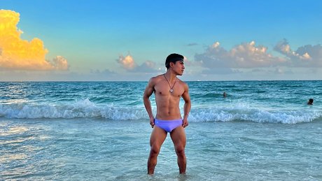 Foto di nudo di fuga di OnlyFans di Enrique Vsquez