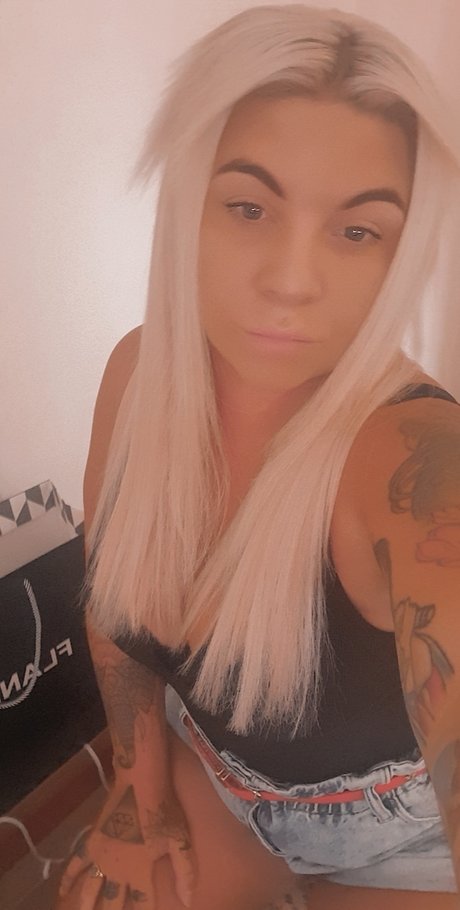 Foto di nudo di fuga di OnlyFans di Nelly Sheff