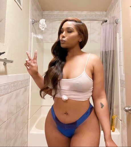 Foto di nudo di fuga di OnlyFans di Ts Nellie