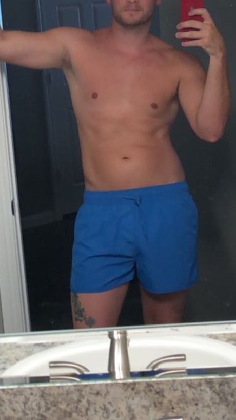 Foto di nudo di fuga di OnlyFans di Theneighborhoodtoy