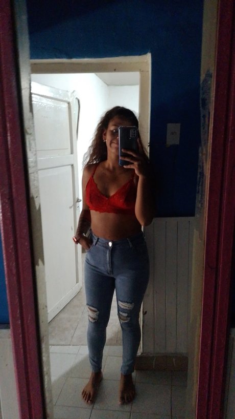 Foto di nudo di fuga di OnlyFans di Maira