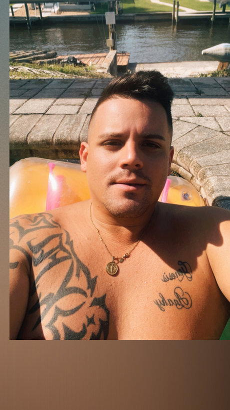 Foto di nudo di fuga di OnlyFans di Donny Clasby