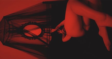 Foto di nudo di fuga di OnlyFans di Deadly Doll