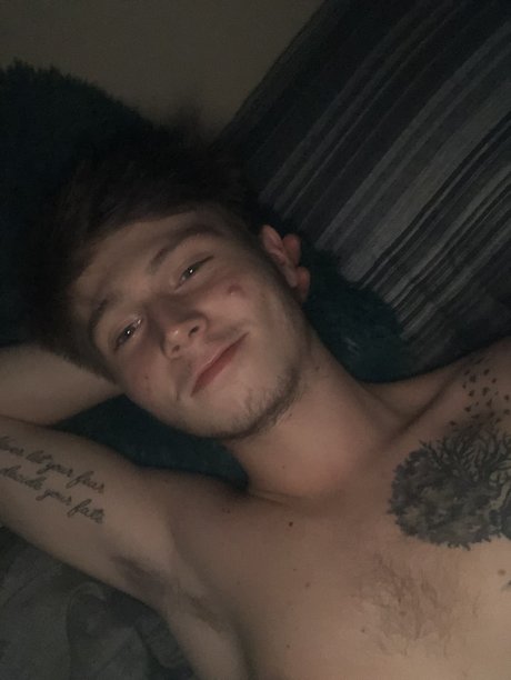 Foto di nudo di fuga di OnlyFans di Youngay00