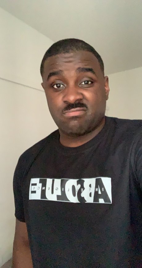 Foto di nudo di fuga di OnlyFans di Mr B Smooth
