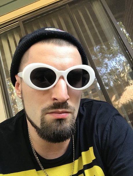 Foto di nudo di fuga di OnlyFans di Jy