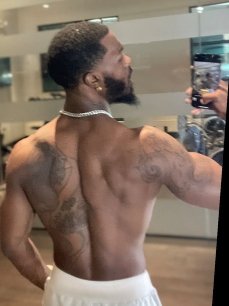 Foto di nudo di fuga di OnlyFans di Creolemaican