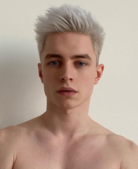 Foto di nudo di fuga di OnlyFans di Bendaselis