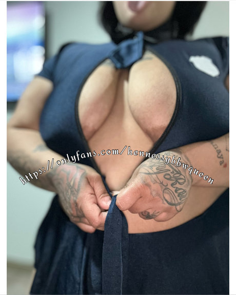 Foto di nudo di fuga di OnlyFans di Hennessybbwqueen