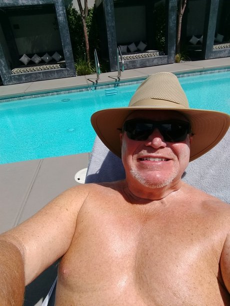 Foto di nudo di fuga di OnlyFans di California4fun