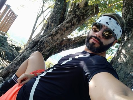 Foto di nudo di fuga di OnlyFans di Lcal