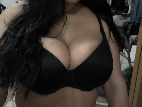 Foto di nudo di fuga di OnlyFans di Ava