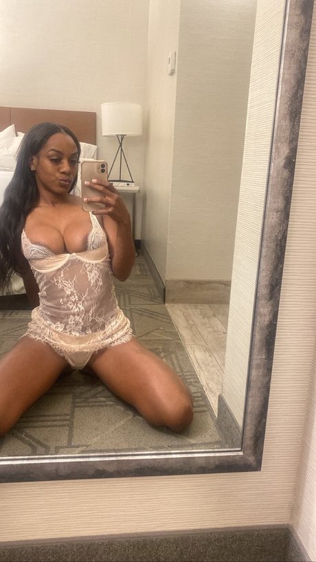 Foto di nudo di fuga di OnlyFans di Naughty Nicky