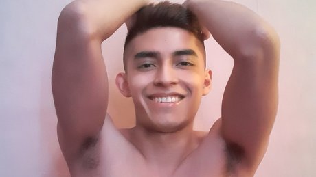 Foto di nudo di fuga di OnlyFans di Nicolas Farfan