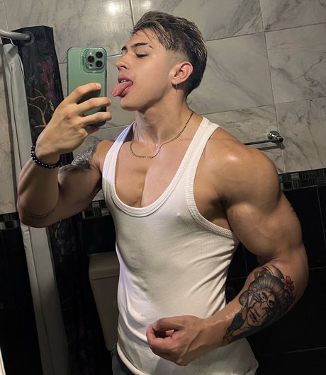 Foto di nudo di fuga di OnlyFans di Nicolas